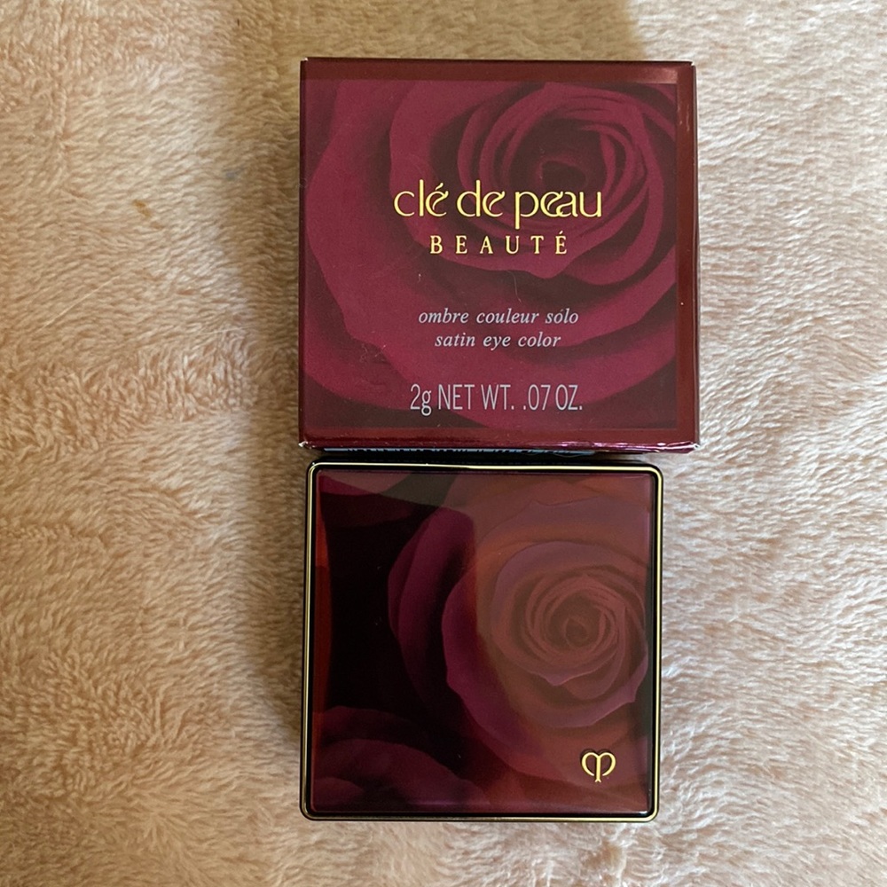 Cle de Peau
